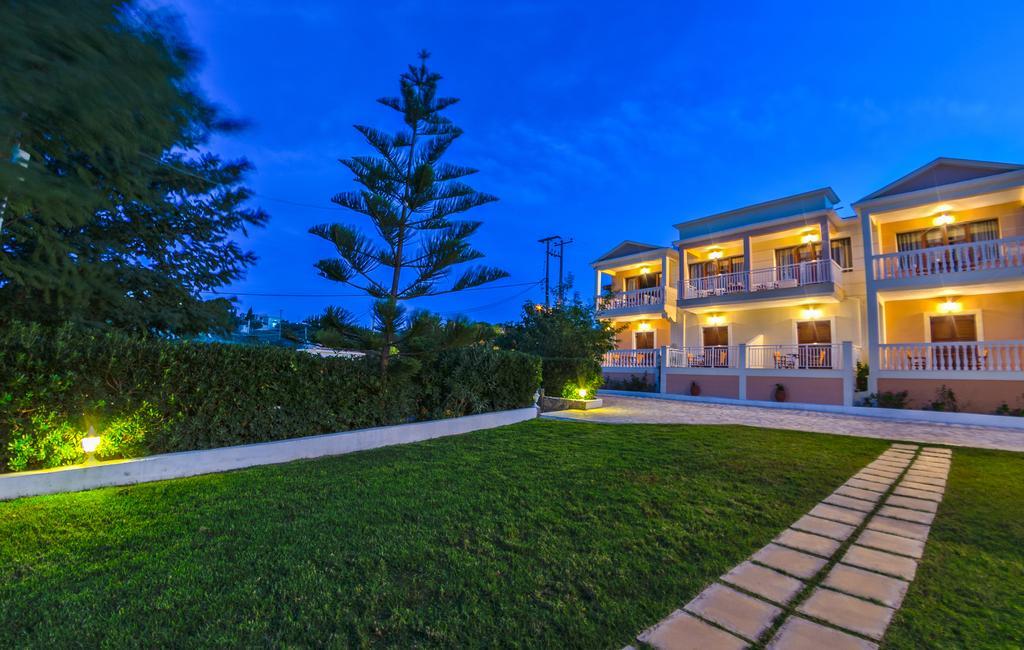 Loukas Apartments On The Waves Tragaki Room photo